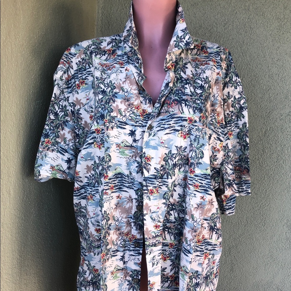 Island Shores Men's Floral Short Sleeve Shirt - Blue and Cream